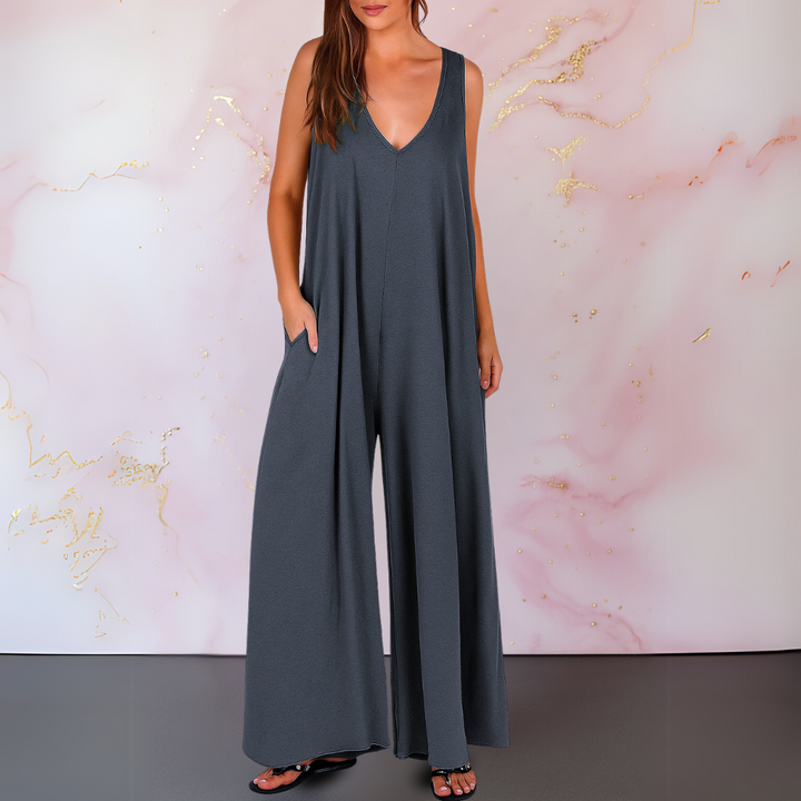 Wendy | Comfortable jumpsuit with V-neck and wide legs