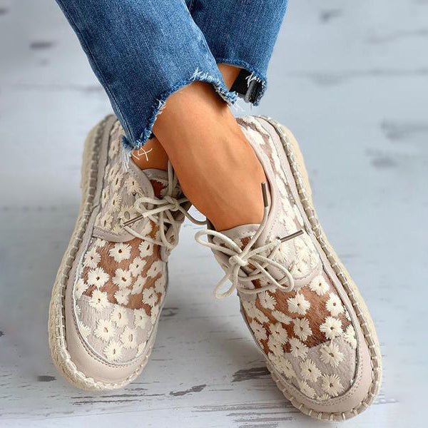 Women's Embroidered Lace Shoes