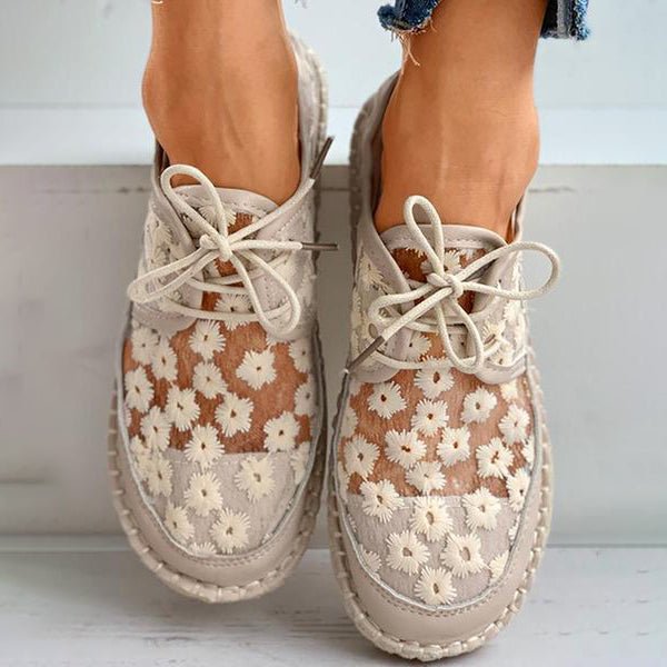 Women's Embroidered Lace Shoes