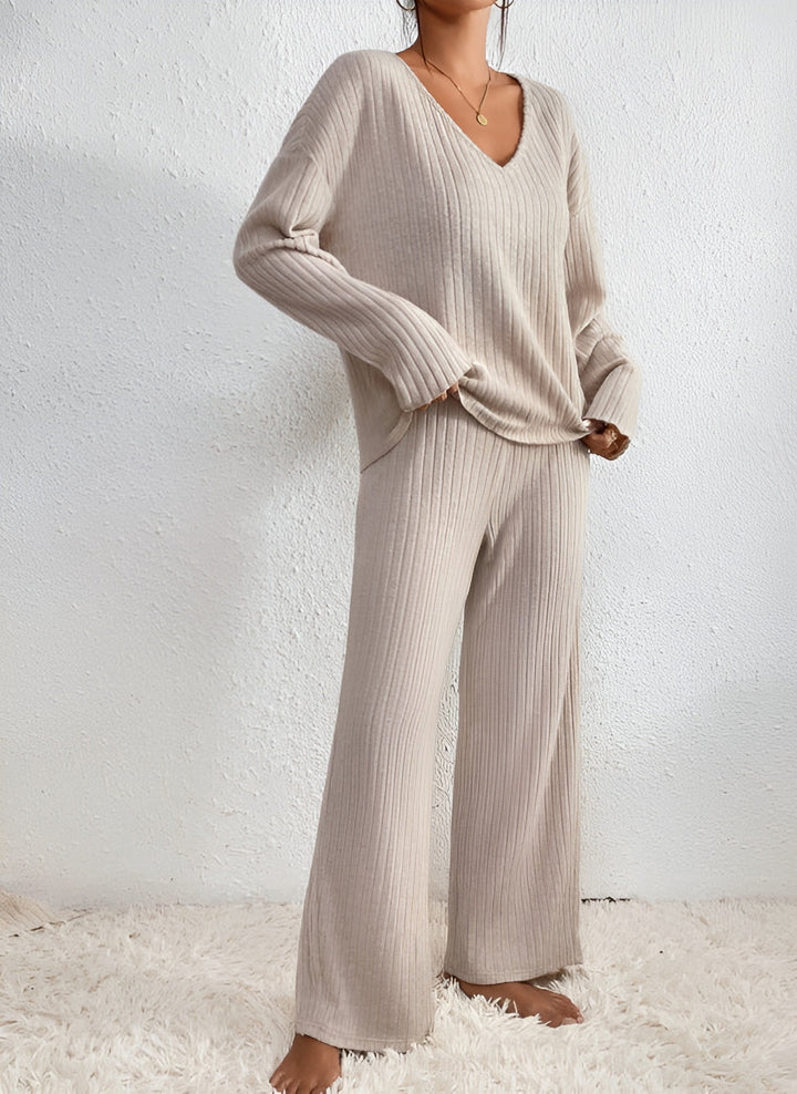 Wilma™ | Ribbed V-neck sweater set